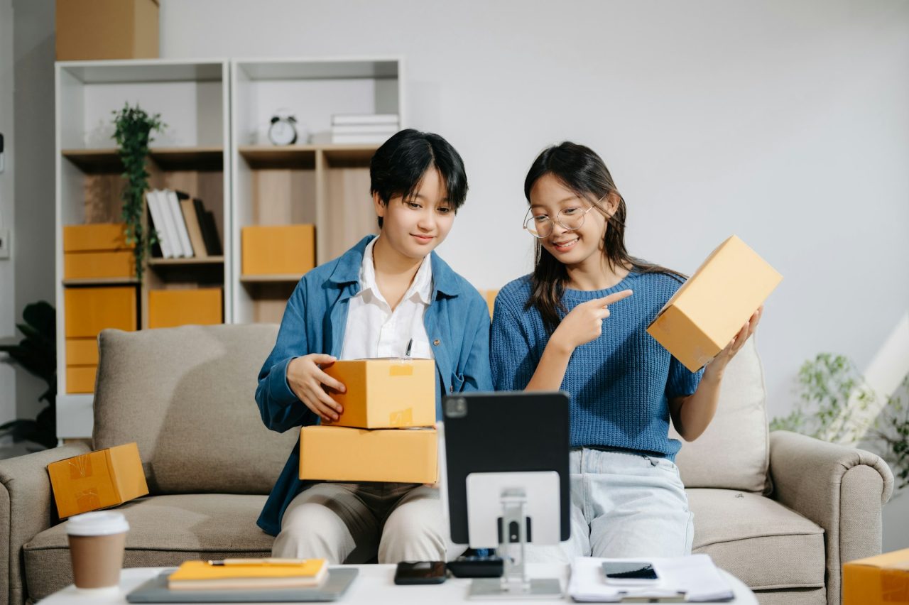 Socially Savvy Moms Blog. small business leading the way in Ai adoption